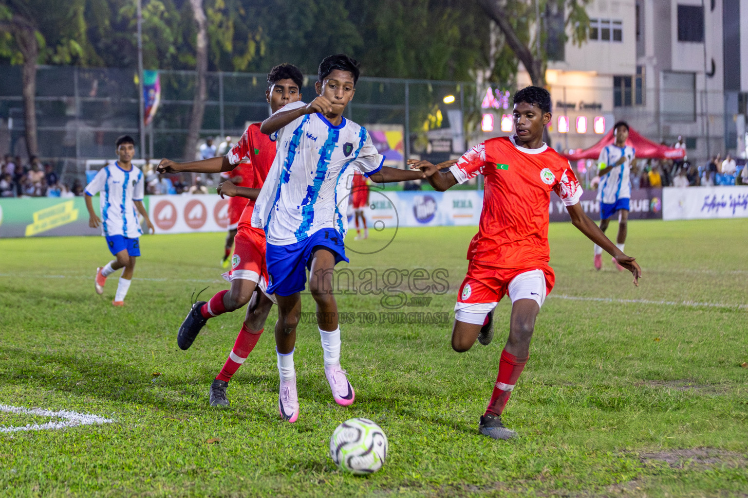 Super United Sports vs Huriyya (U16) in Day 8 of Dhivehi Youth League 2024 held at Henveiru Stadium on Monday, 2nd December 2024. Photos: Mohamed Mahfooz Moosa / Images.mv