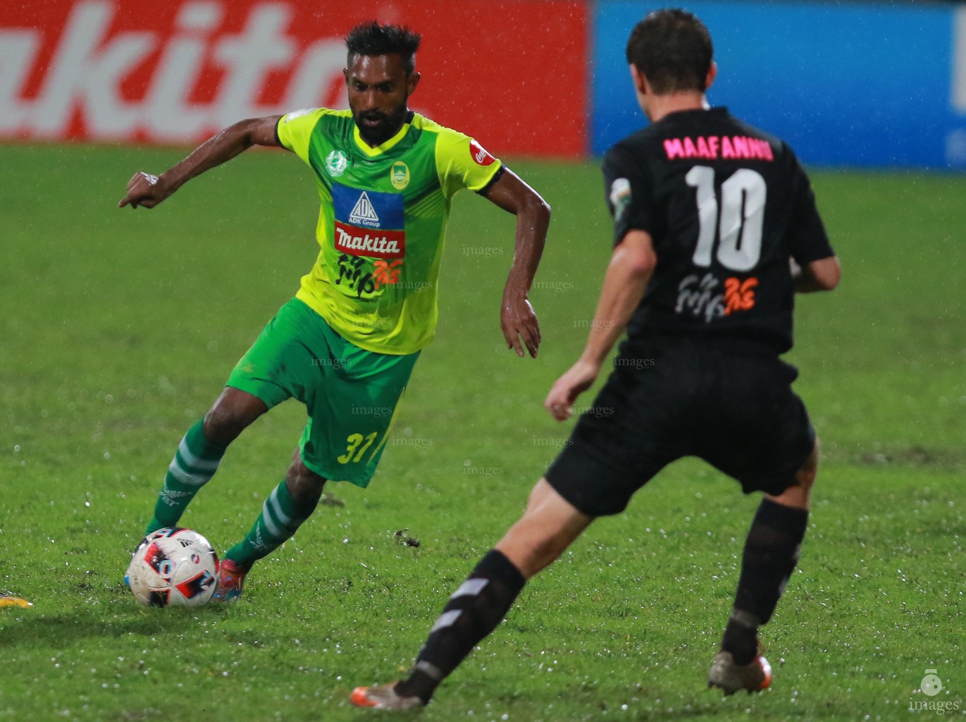 Maziya Sports and Recreation Club vs Club Eagles in the Ooredoo Dhivehi Premier League second round in Male', Maldives, Monday, August. 22 , 2016. (Images.mv Photo/ Abdulla Abeedh).