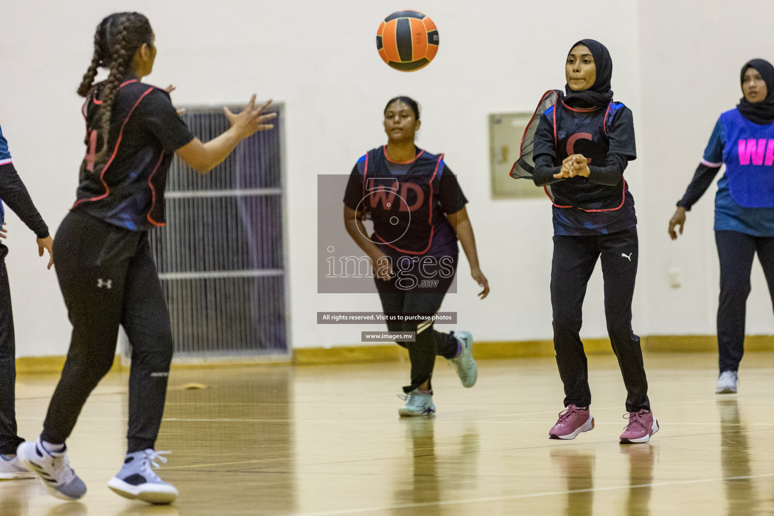 Xenith Sports Club vs Youth United Sports Club in the Milo National Netball Tournament 2022 on 18 July 2022, held in Social Center, Male', Maldives. Photographer: Shuu, Hassan Simah / Images.mv