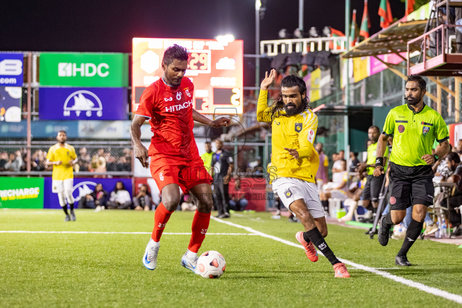 RRC vs STO RC in the Finals of Club Maldives Cup 2025 was held in Rehendhi Futsal Ground, Hulhumale', Maldives on Saturday, 25th October 2025. 
Photos: Hassan Simah / images.mv