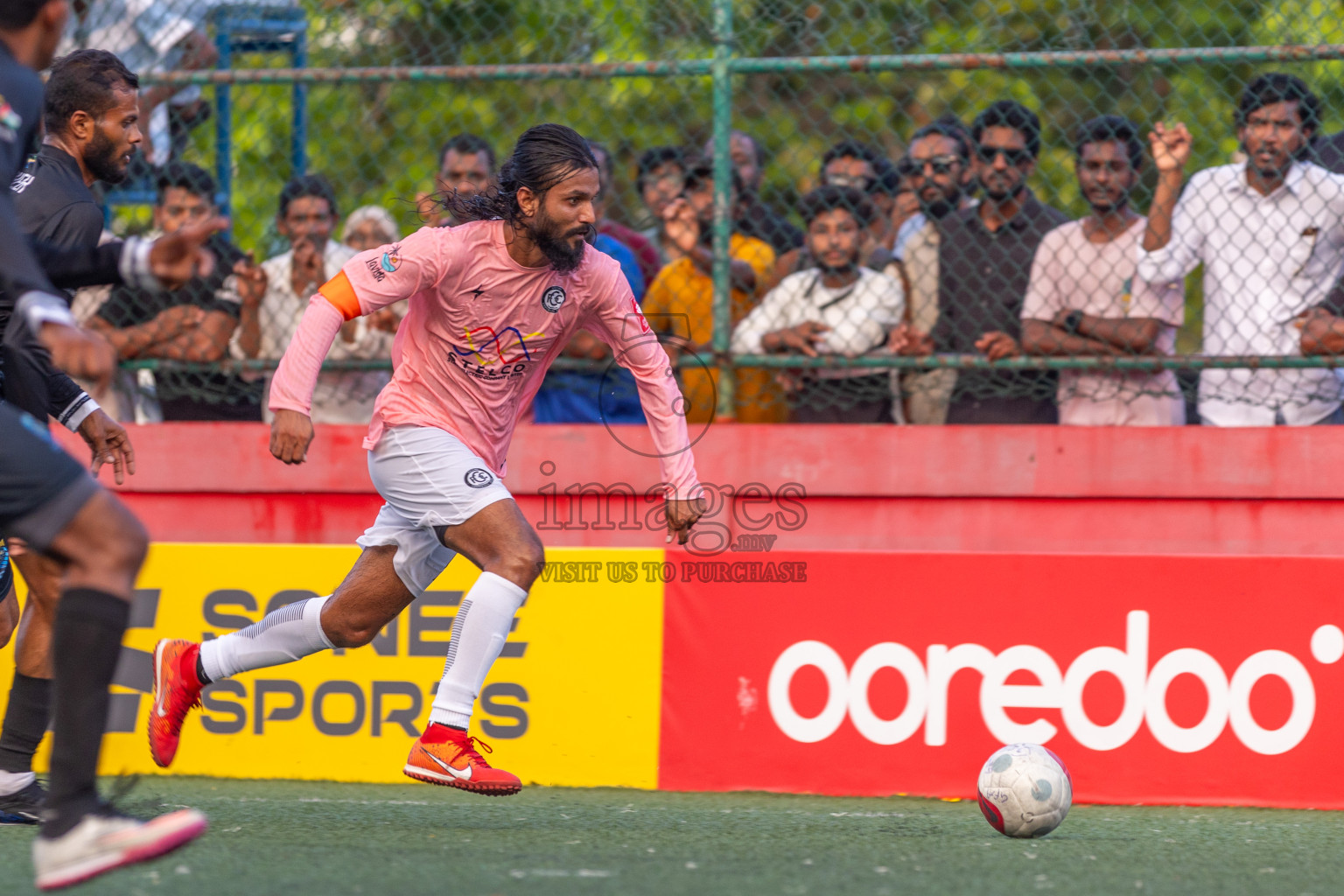 K Dhiffushi vs K Gulhi in Day 19 of Golden Futsal Challenge 2024 was held on Friday, 2nd February 2024, in Hulhumale', Maldives
Photos: Ismail Thoriq / images.mv