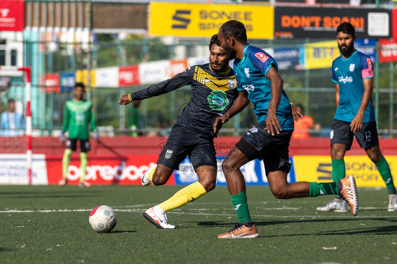 F Bilehdhoo vs F Magoodhoo in Day 20 of Golden Futsal Challenge 2024 was held on Saturday , 3rd February 2024 in Hulhumale', Maldives Photos: Nausham Waheed / images.mv