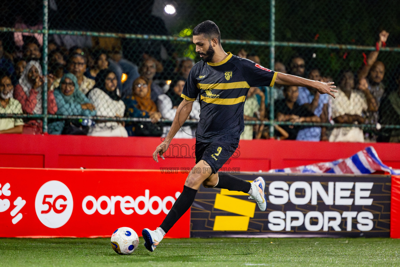 HA Utheemu vs HA Muraidhoo in Day 13 of Golden Futsal Challenge 2025 was held on Friday, 17th January 2025, in Hulhumale', Maldives. Photos: Nausham Waheed / images.mv