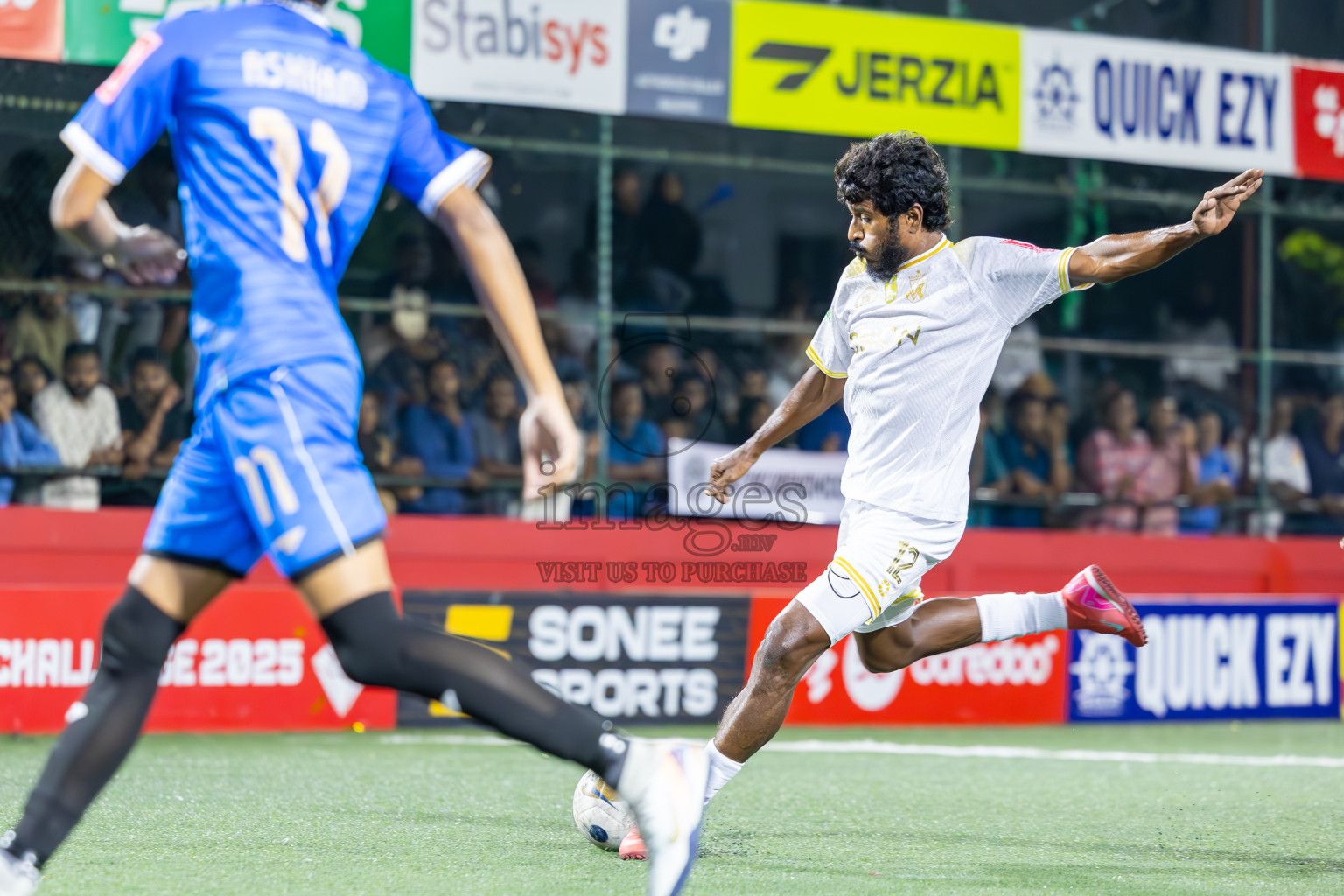 B Eydhafushi vs Lh Kurendhoo in Zone Round on Day 31 of Golden Futsal Challenge 2025 was held on Tuesday, 4th February 2025, in Hulhumale', Maldives.
Photos: Ismail Thoriq / images.mv