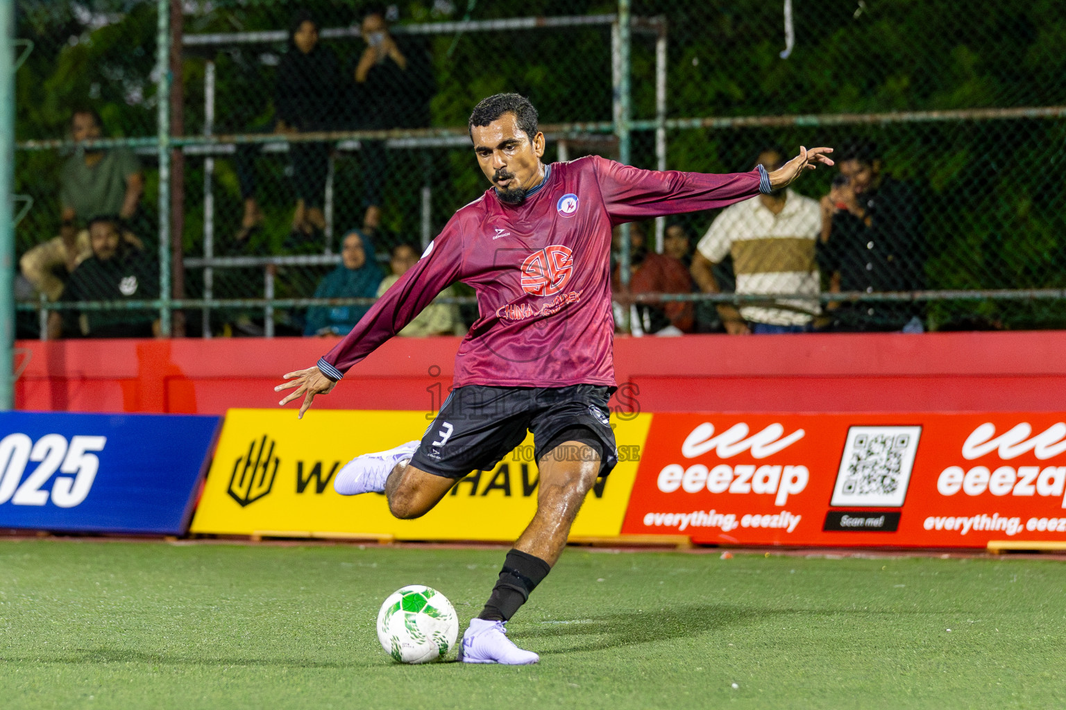 Kulhivaru Vuzaaraa vs Customs RC in Day 9 of Office League 2025 was held on Thursday, 24th April 2025 in Hulhumale', Maldives. Photos: Mohamed Mahfooz Moosa / images.mv