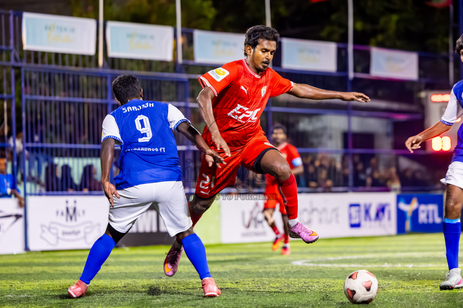 Kudarikilu vs Hithaadhoo in Day 1 of Better in Baa Futsal Fiesta 2025 Men's division held in B. Eydhafushi, Maldives on Wednesday, 5th November 2025. Photos: Nausham Waheed / images.mv