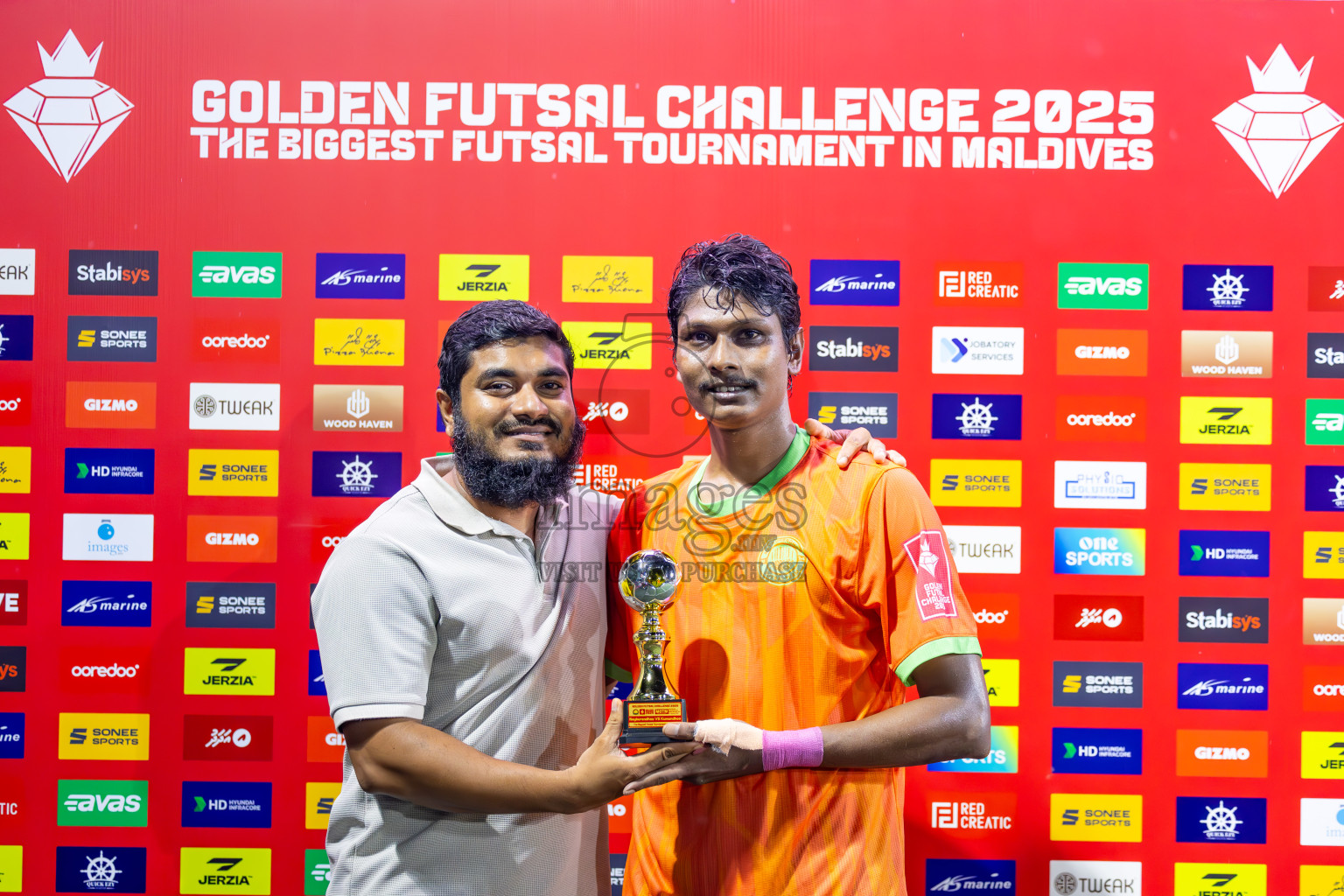 HDh Neykurendhoo vs HDh Kumundhoo in Haa Dhaalu Atoll Semi Final on Day 23 of Golden Futsal Challenge 2025 was held on Monday , 27th January 2025, in Hulhumale', Maldives.
Photos: Ismail Thoriq / images.mv