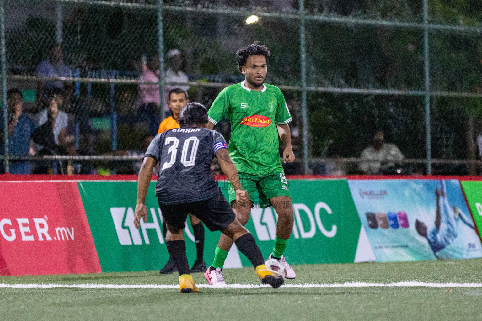 KHAARIJEE VS AGRI RC in Club Maldives Classic 2024 held in Rehendi Futsal Ground, Hulhumale', Maldives on Monday, 9th September 2024. 
Photos: Mohamed Mahfooz Moosa / images.mv