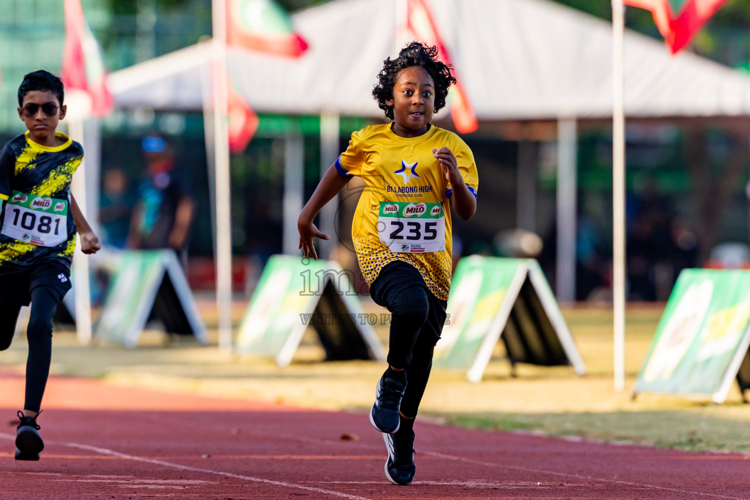 Day 2 of Inter-school Athletics Championship 2025 held in Ekuveni Synthetic Track, Male', Maldives on Tuesday, 07th October 2025. Photos by: Nausham Waheed / Images.mv