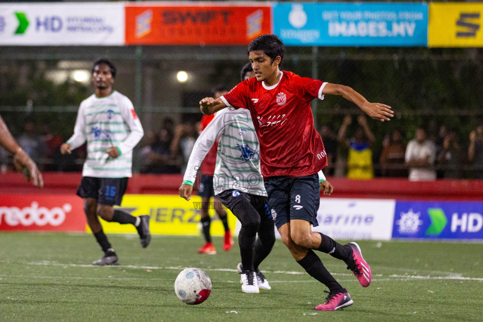 HDh Nolhivaran vs HDh Kumundhoo in Day 6 of Golden Futsal Challenge 2024 was held on Saturday, 20th January 2024, in Hulhumale', Maldives
Photos: Ismail Thoriq / images.mv