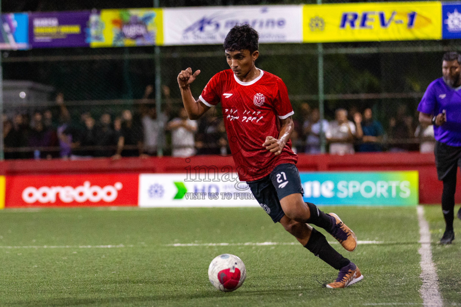 HDh Nolhivaran vs HDh Kumundhoo in Day 6 of Golden Futsal Challenge 2024 was held on Saturday, 20th January 2024, in Hulhumale', Maldives
Photos: Ismail Thoriq / images.mv