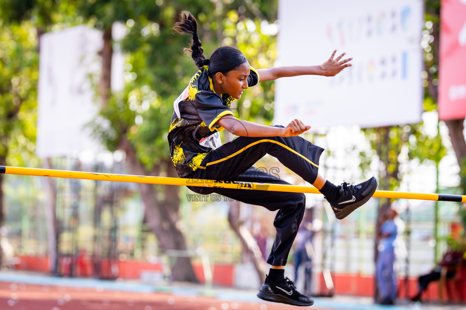 Day 3 of Inter-school Athletics Championship 2025 held in Ekuveni Synthetic Track, Male', Maldives on Wednesday, 08th October 2025. Photos by: Nausham Waheed / Images.mv