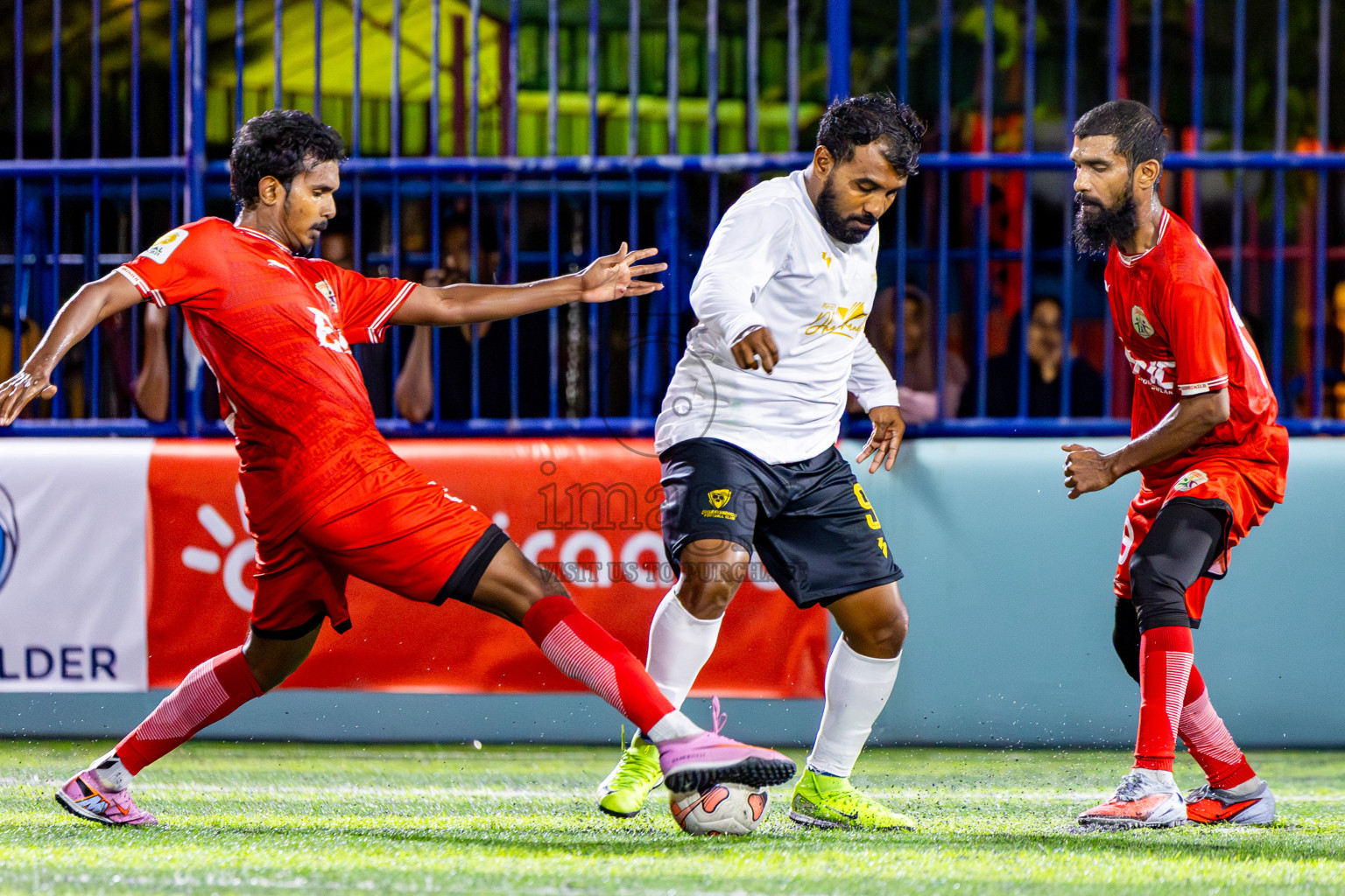 Kudarikilu vs Dharavandhoo in Day 4 of Better in Baa Futsal Fiesta 2025 Men's division held in B. Eydhafushi, Maldives on Saturday, 8th November 2025. Photos: Nausham Waheed / images.mv