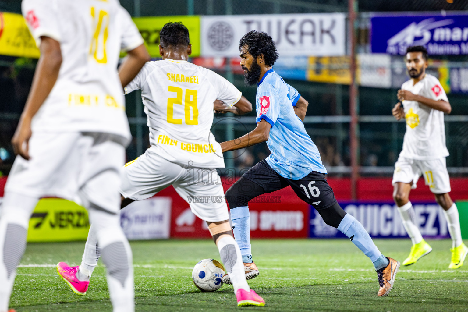 Hdh Neykurendhoo VS Hdh Finey in Day 9 of Golden Futsal Challenge 2025 was held on Monday, 13th January 2025, in Hulhumale', Maldives Photos: Nausham Waheed , Ismail Thoriq / images.mv