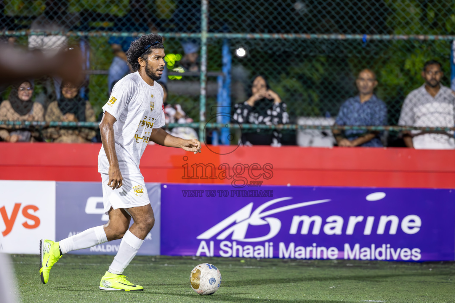 Lh Kurendhoo vs Lh Olhuvelifushi in Day 15 of Golden Futsal Challenge 2025 was held on Sunday, 19th January 2025, in Hulhumale', Maldives. Photos: Ismail Thoriq / images.mv
