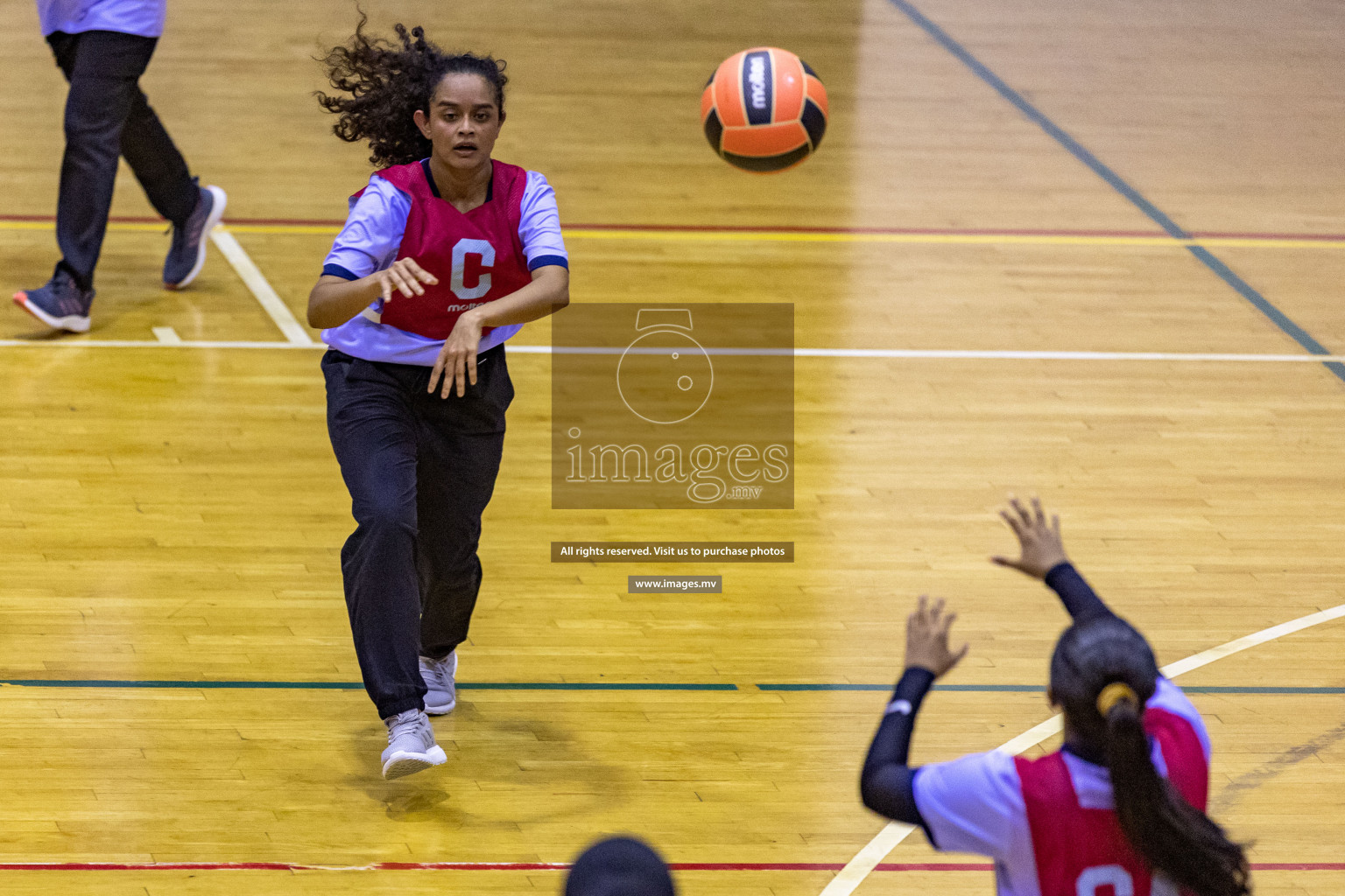 Sports Club Skylark vs Vyansa in the Milo National Netball Tournament 2022 on 17 July 2022, held in Social Center, Male', Maldives. 
Photographer: Hassan Simah / Images.mv