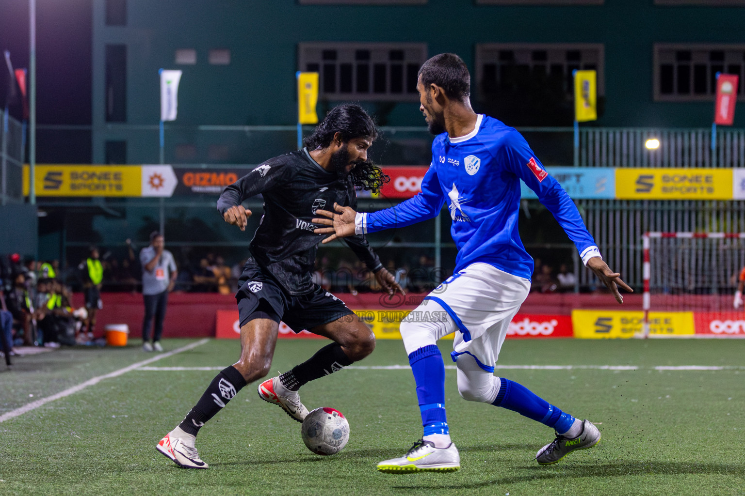 R Inguraidhoo vs R Hulhudhuffaaru in Day 6 of Golden Futsal Challenge 2024 was held on Saturday, 20th January 2024, in Hulhumale', Maldives Photos: Mohamed Mahfooz Moosa / images.mv