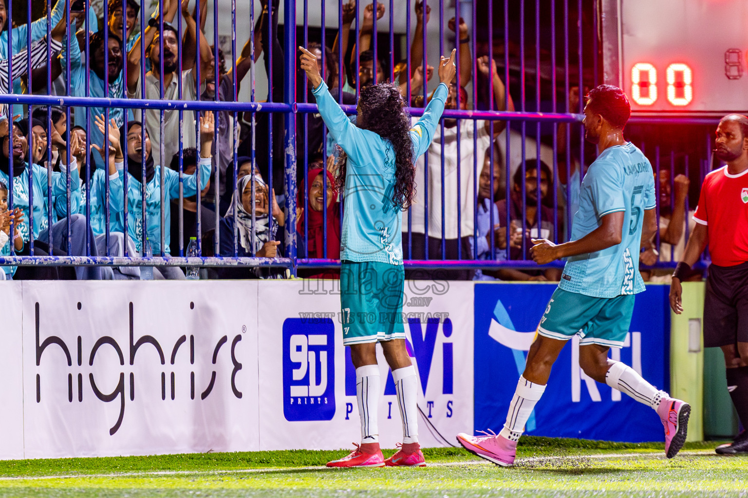 Maalhos vs Kamadhoo in Day 2 of Better in Baa Futsal Fiesta 2025 Men's division held in B. Eydhafushi, Maldives on Thursday, 6th November 2025. Photos: Nausham Waheed / images.mv