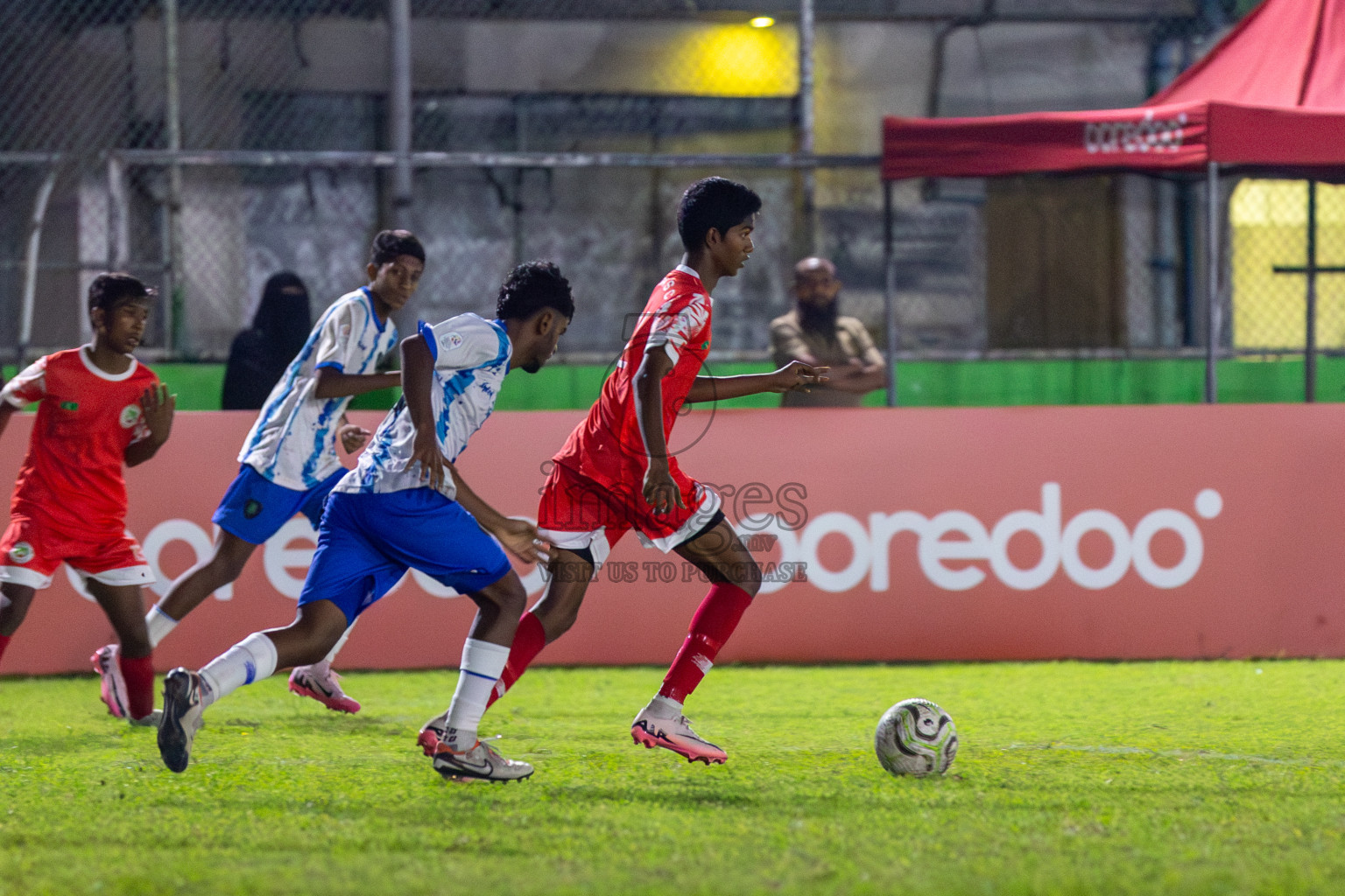 Super United Sports vs Huriyya (U16) in Day 8 of Dhivehi Youth League 2024 held at Henveiru Stadium on Monday, 2nd December 2024. Photos: Mohamed Mahfooz Moosa / Images.mv