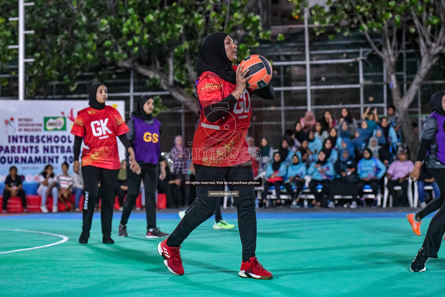 Final of Inter-School Parents Netball Tournament was held in Male', Maldives on 4th December 2022. Photos: Nausham Waheed / images.mv