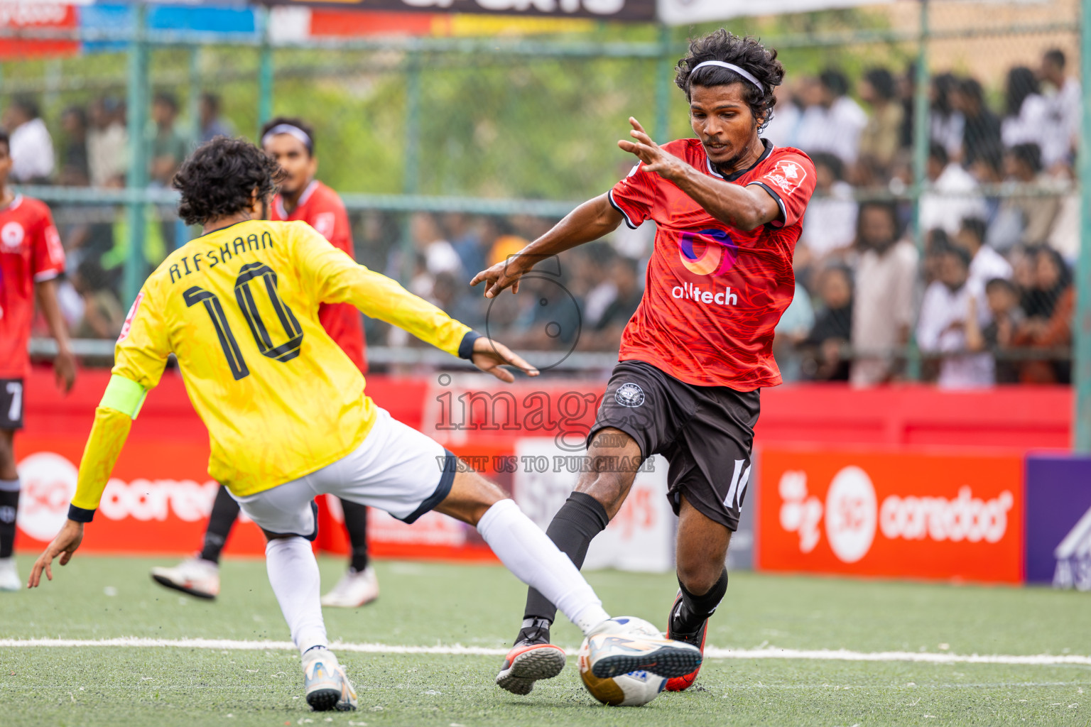 GDh Madaveli VS GDh Gadhdhoo in Atoll Round Semi-Final on Day 20 of Golden Futsal Challenge 2025 was held on Friday, 24th January 2025, in Hulhumale', Maldives.
Photos: Ismail Thoriq / images.mv