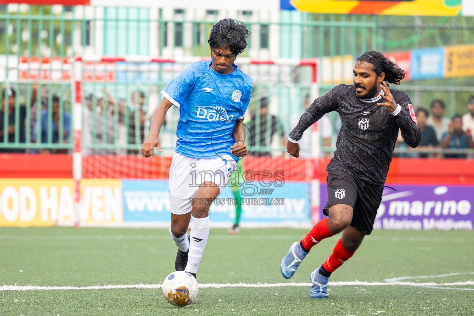 Dh Bandidhoo vs Dh Maaenboodhoo in Day 13 of Golden Futsal Challenge 2025 was held on Friday, 17th January 2025, in Hulhumale', Maldives Photos: Ismail Thoriq / images.mv