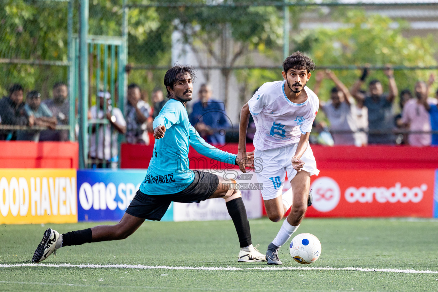 AA. Thoddoo VS AA. Himandhoo in Day 7 of Golden Futsal Challenge 2025 was held on Saturday, 11th January 2025, in Hulhumale', Maldives Photos: Hassan Simah / images.mv
