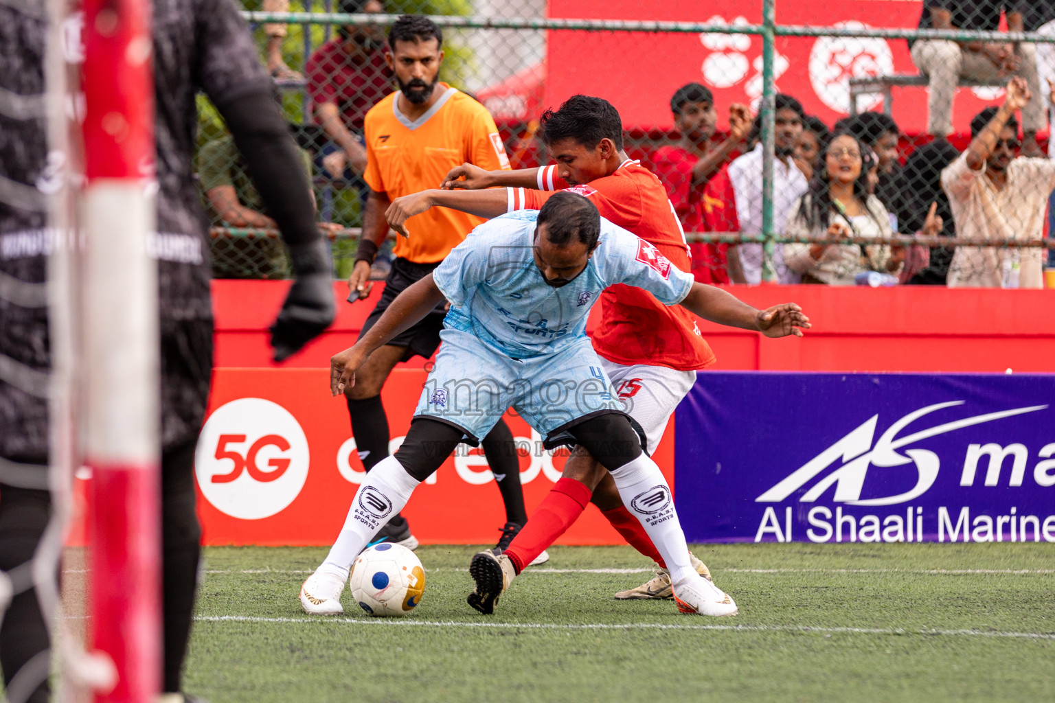 ADh Kunburudhoo VS ADh Dhangethi in Day 6 of Golden Futsal Challenge 2025 on Friday, 6th January 2025, in Hulhumale', Maldives 
Photos: Hassan Simah / images.mv