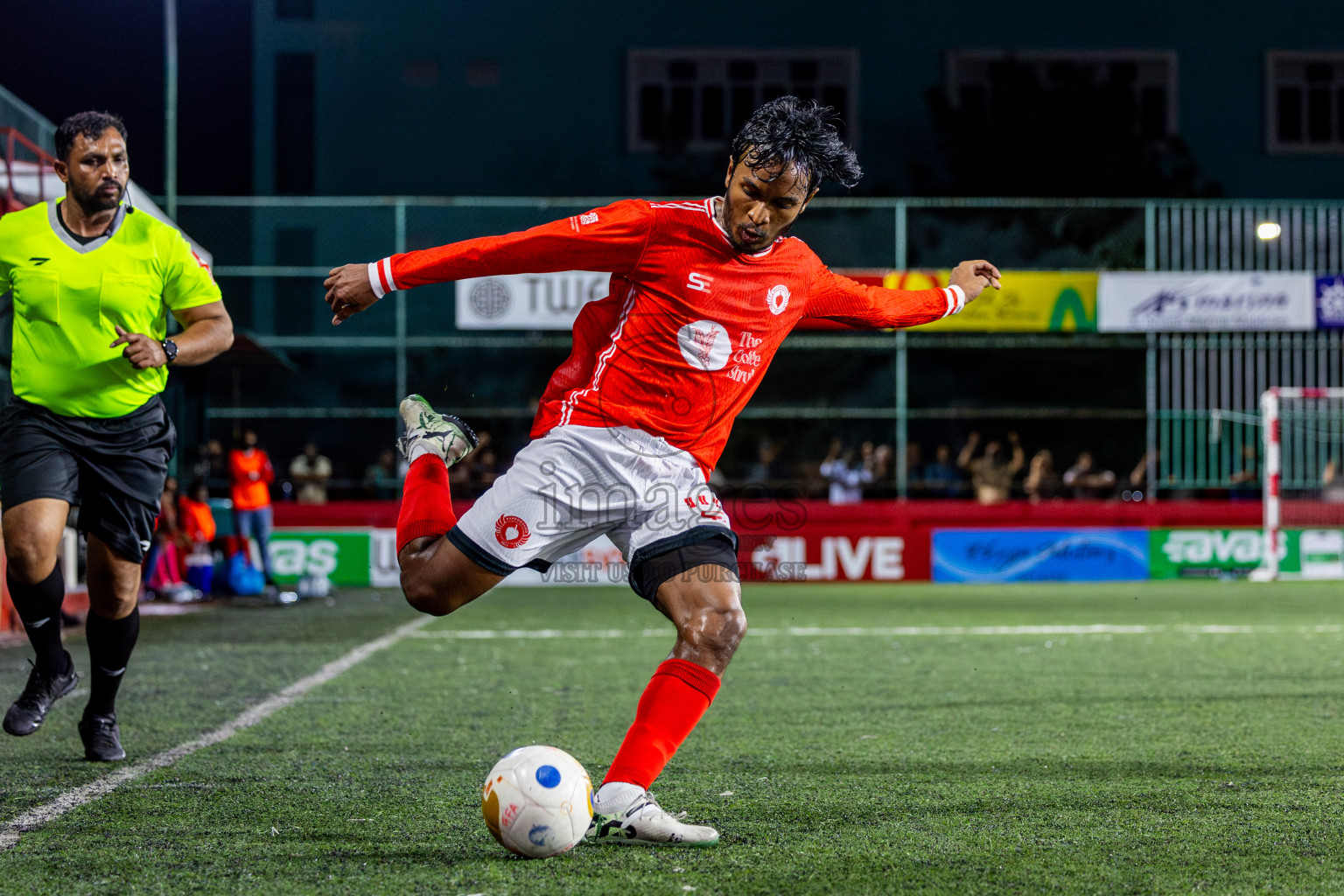 Th Kandoodhoo vs Th Gaadhiffushi in Day 10 of Golden Futsal Challenge 2025 was held on Tuesday, 14th January 2025, in Hulhumale', Maldives Photos: Nausham Waheed / images.mv