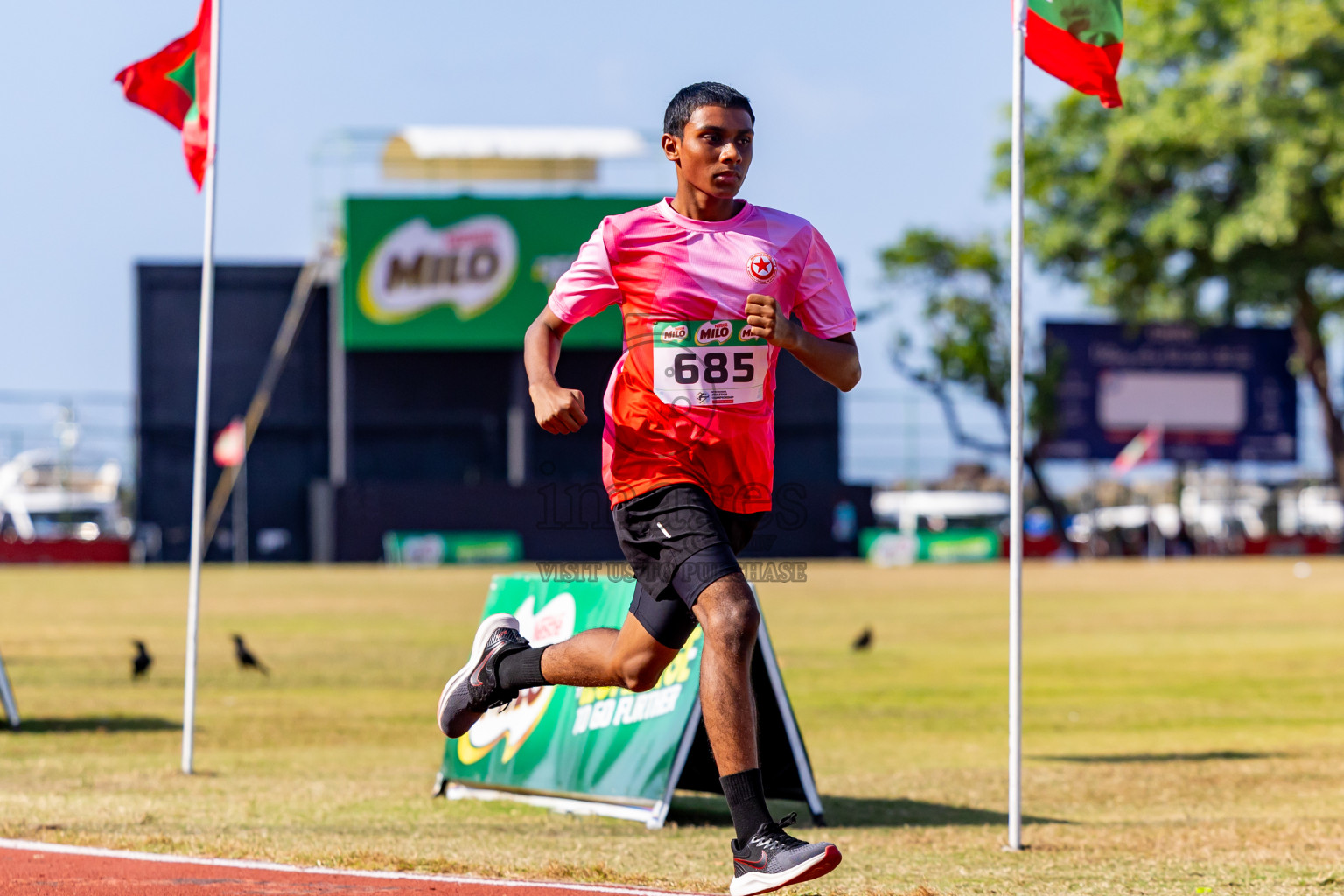 Day 3 of Inter-school Athletics Championship 2025 held in Ekuveni Synthetic Track, Male', Maldives on Wednesday, 08th October 2025. Photos by: Nausham Waheed / Images.mv