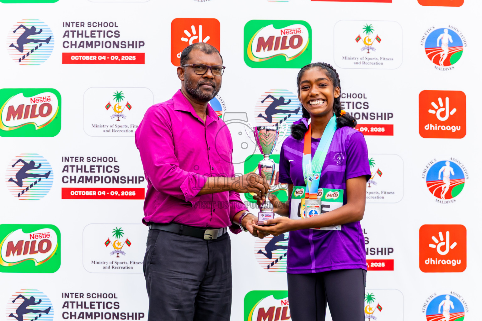 Day 6 of Inter-school Athletics Championship 2025 held in Ekuveni Synthetic Track, Male', Maldives on Sunday, 12th October 2025. Photos by: Nausham Waheed / Images.mv