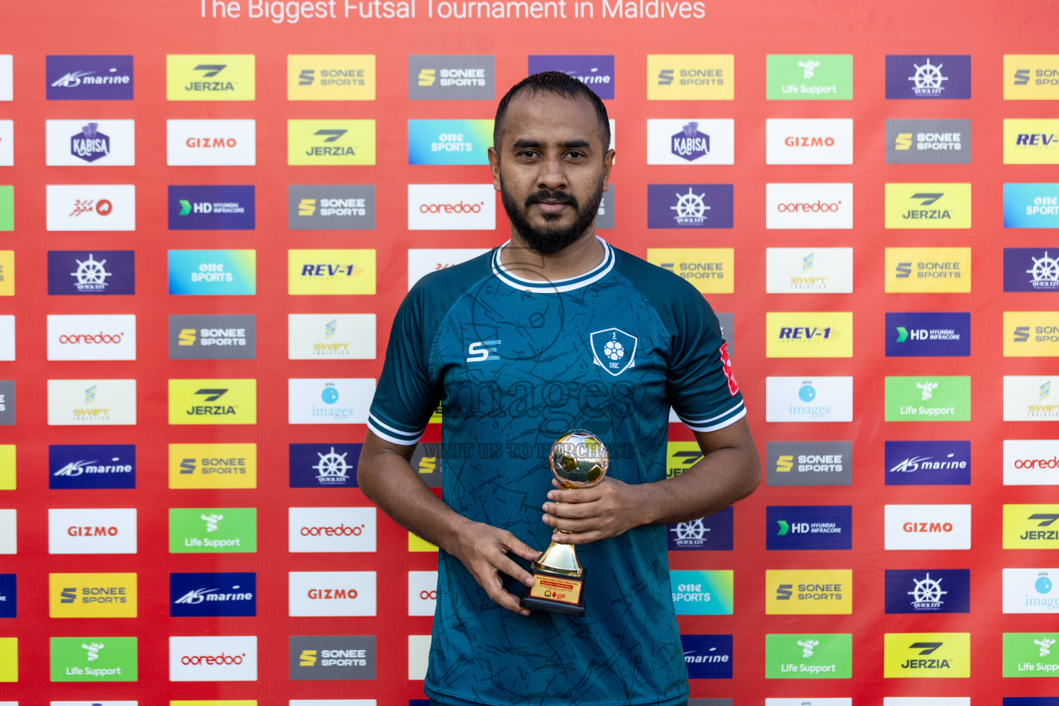 R Dhuvaafaru VS R Hulhudhuffaaru in Day 13 of Golden Futsal Challenge 2024 was held on Saturday, 27th January 2024, in Hulhumale', Maldives Photos: Nausham Waheed / images.mv