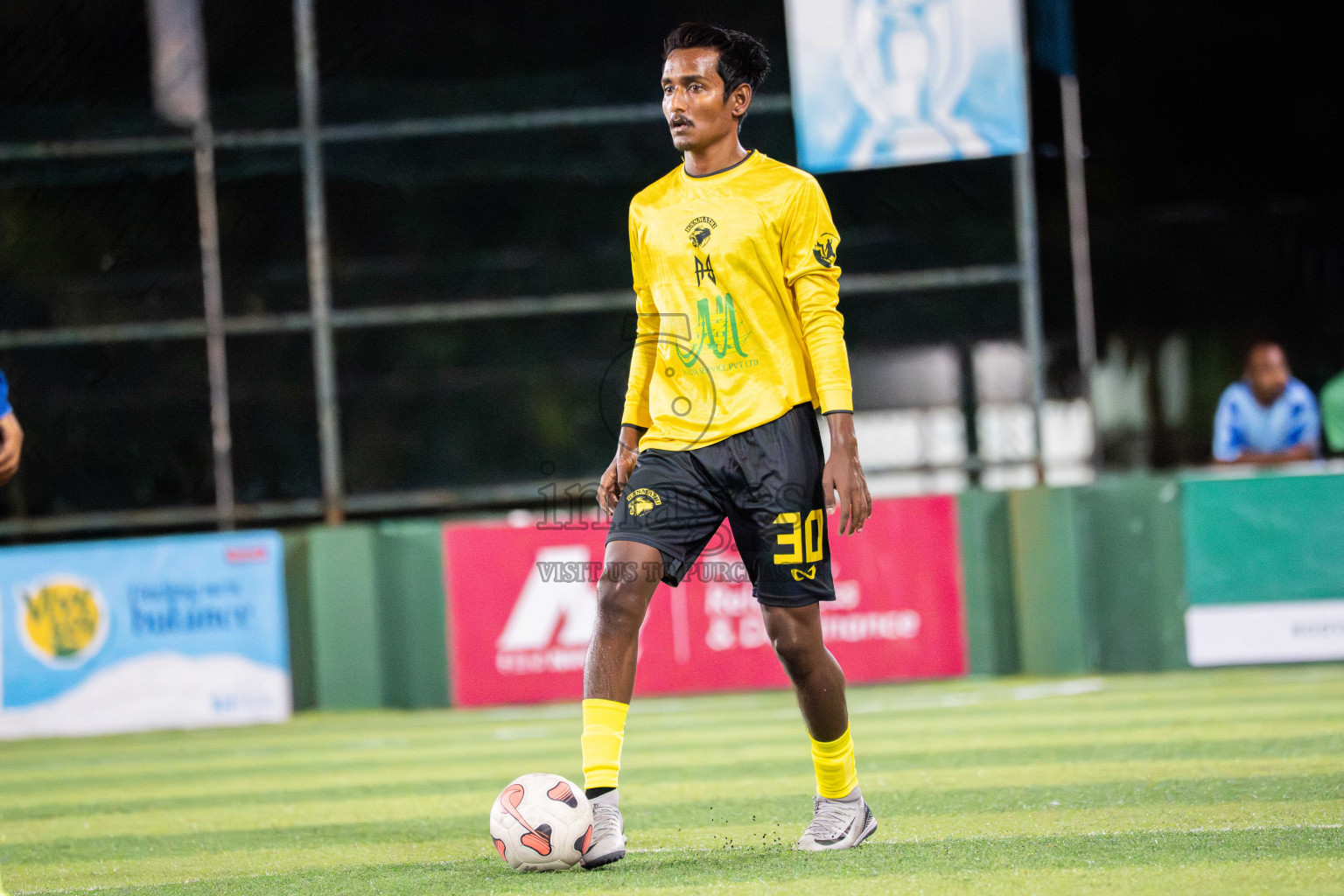 Foemathi JR VS Kanmathi SC in Day 3 - Fonadhoo Youth Futsal Challenge 2025 held in Fonadhoo Futsal Stadium, L. Fonadhoo, Maldives on Tuesdat, 28th October 2025 Photos: Arif Rasheed / images.mv