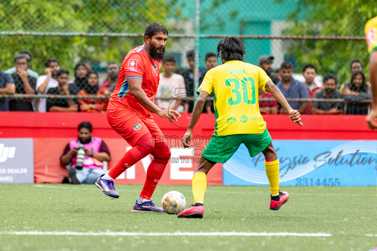 GDh Vaadhoo VS GDh Thinadhoo in Atoll Round Semi-Final on Day 20 of Golden Futsal Challenge 2025 was held on Friday, 24 January 2025, in Hulhumale', Maldives. Photos: Hassan Simah / images.mv