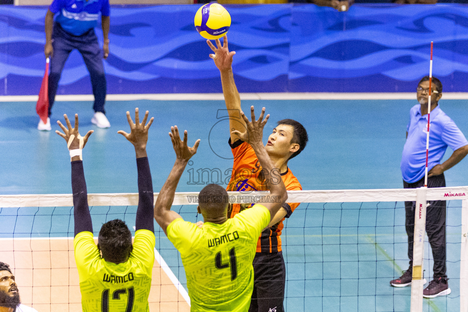 Final of Men's Division of Volleyball Association Cup 2023 held in Male', Maldives on Tuesday, 26th December 2023 at Social Center Indoor Hall Photos By: Nausham Waheed /images.mv