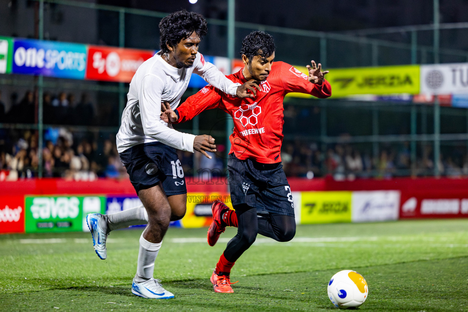 Th Omadhoo vs Th Thimarafushi in Day 18 of Golden Futsal Challenge 2025 was held on Wednesday, 22nd January 2025, in Hulhumale', Maldives. Photos: Nausham Waheed / images.mv
