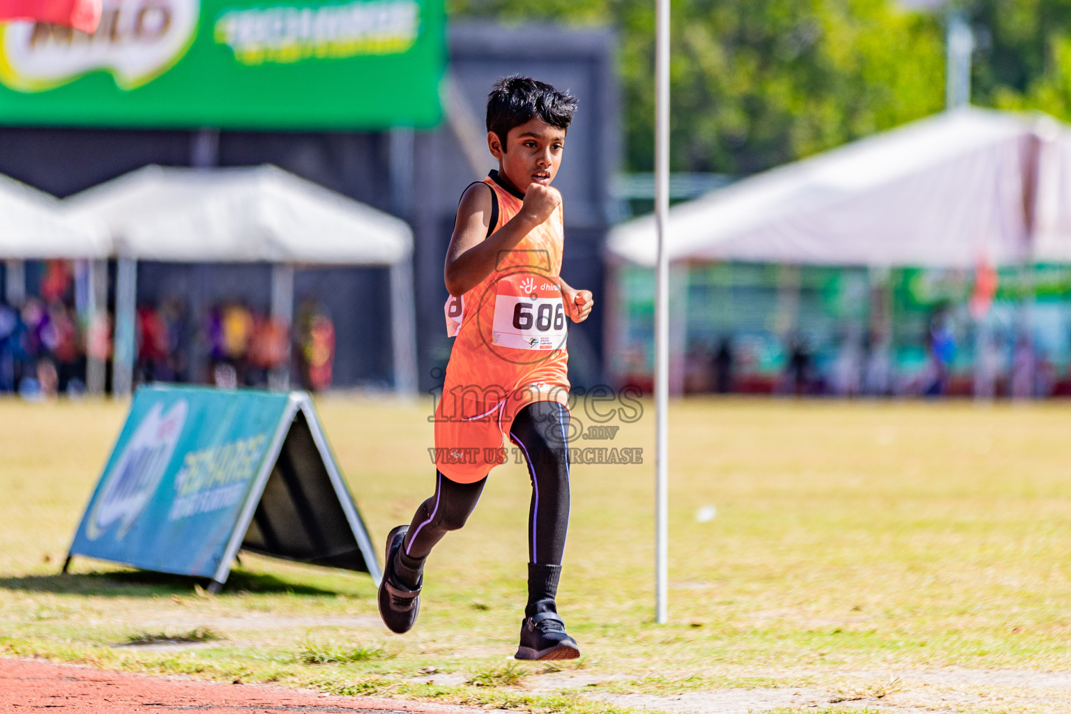 Day 3 of Inter-school Athletics Championship 2025 held in Ekuveni Synthetic Track, Male', Maldives on Wednesday, 08th October 2025. Photos by: Areef Adam / Images.mv