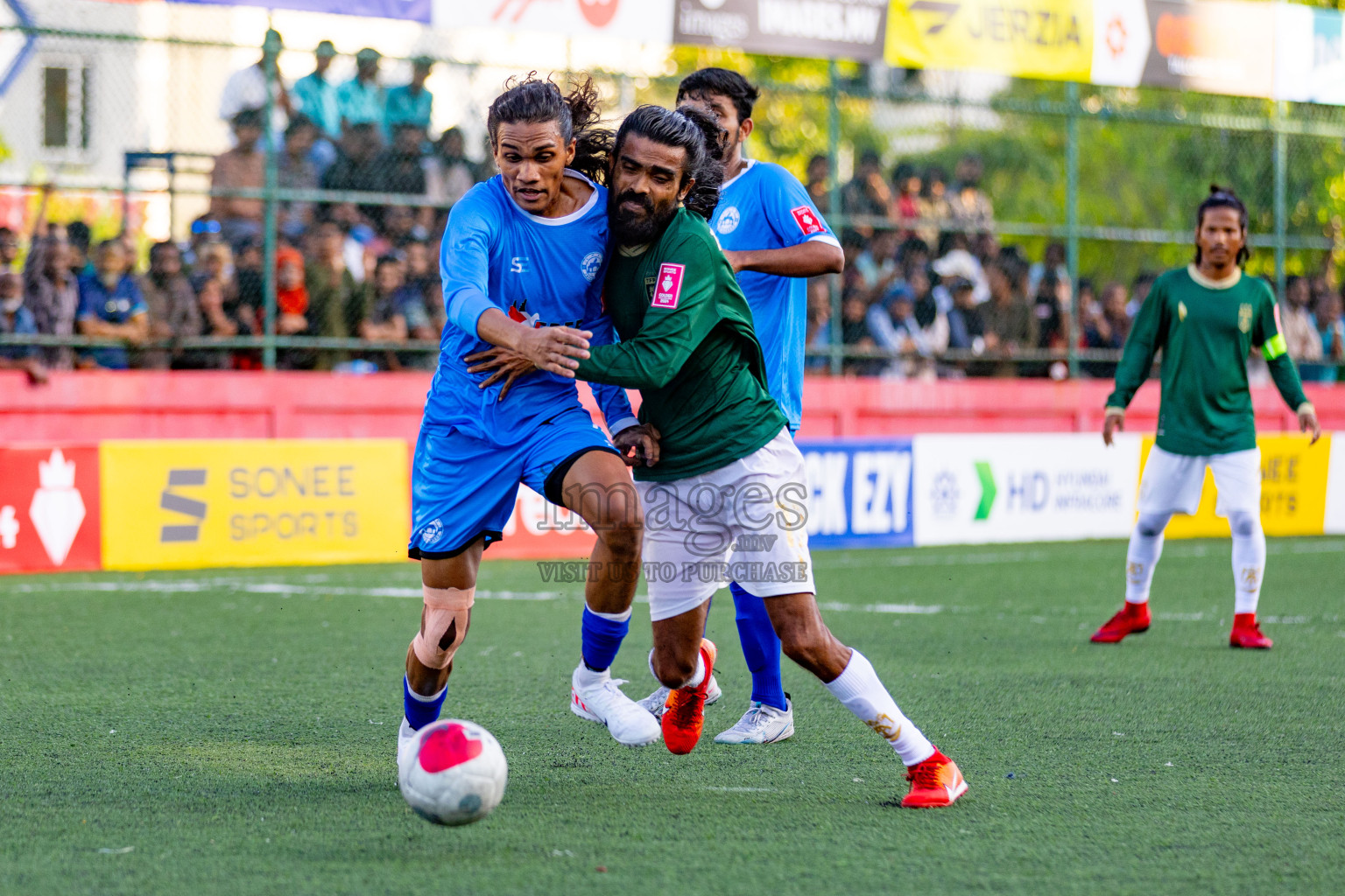 Th.Veymandoo vs Th.Thimarafushi in Day 6 of Golden Futsal Challenge 2024 was held on Saturday, 20th January 2024, in Hulhumale', Maldives 
Photos: Hassan Simah / images.mv