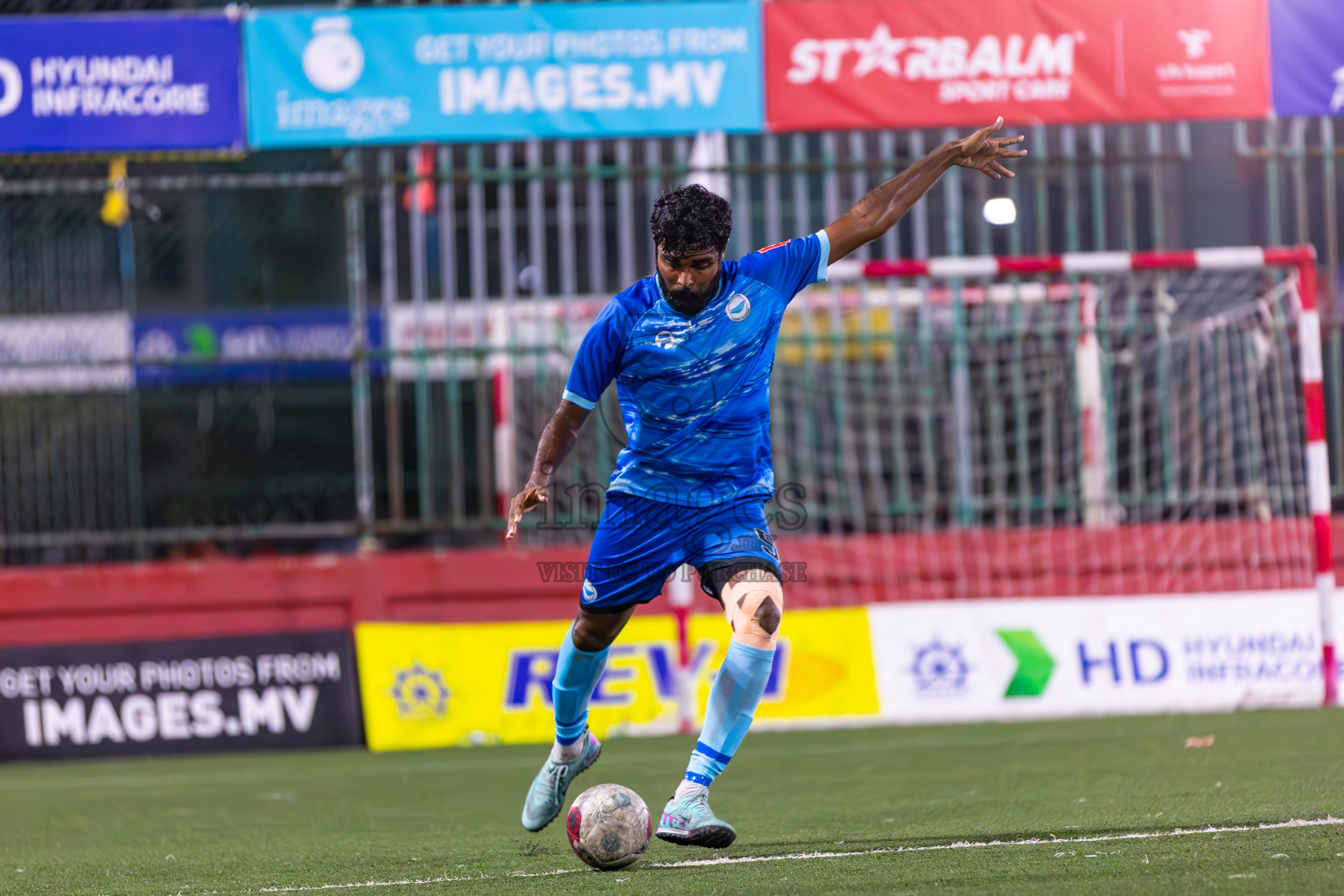 N Maafaru vs N Holhudhoo in Day 15 of Golden Futsal Challenge 2024 was held on Monday, 29th January 2024, in Hulhumale', Maldives
Photos: Ismail Thoriq / images.mv