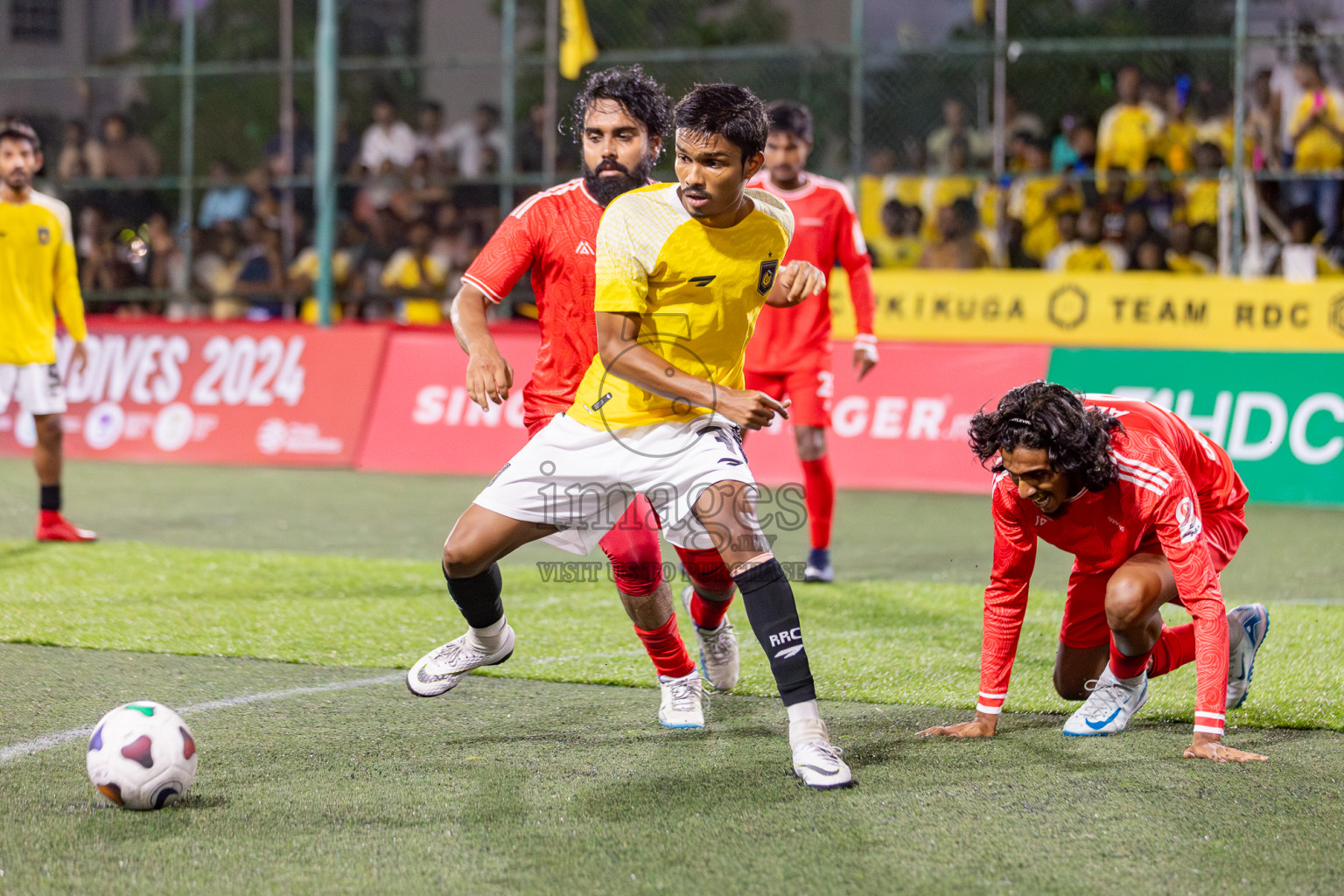 RRC vs Ooredoo in Club Maldives Cup 2024 held in Rehendi Futsal Ground, Hulhumale', Maldives on Saturday, 28th September 2024. Photos: Hassan Simah / images.mv