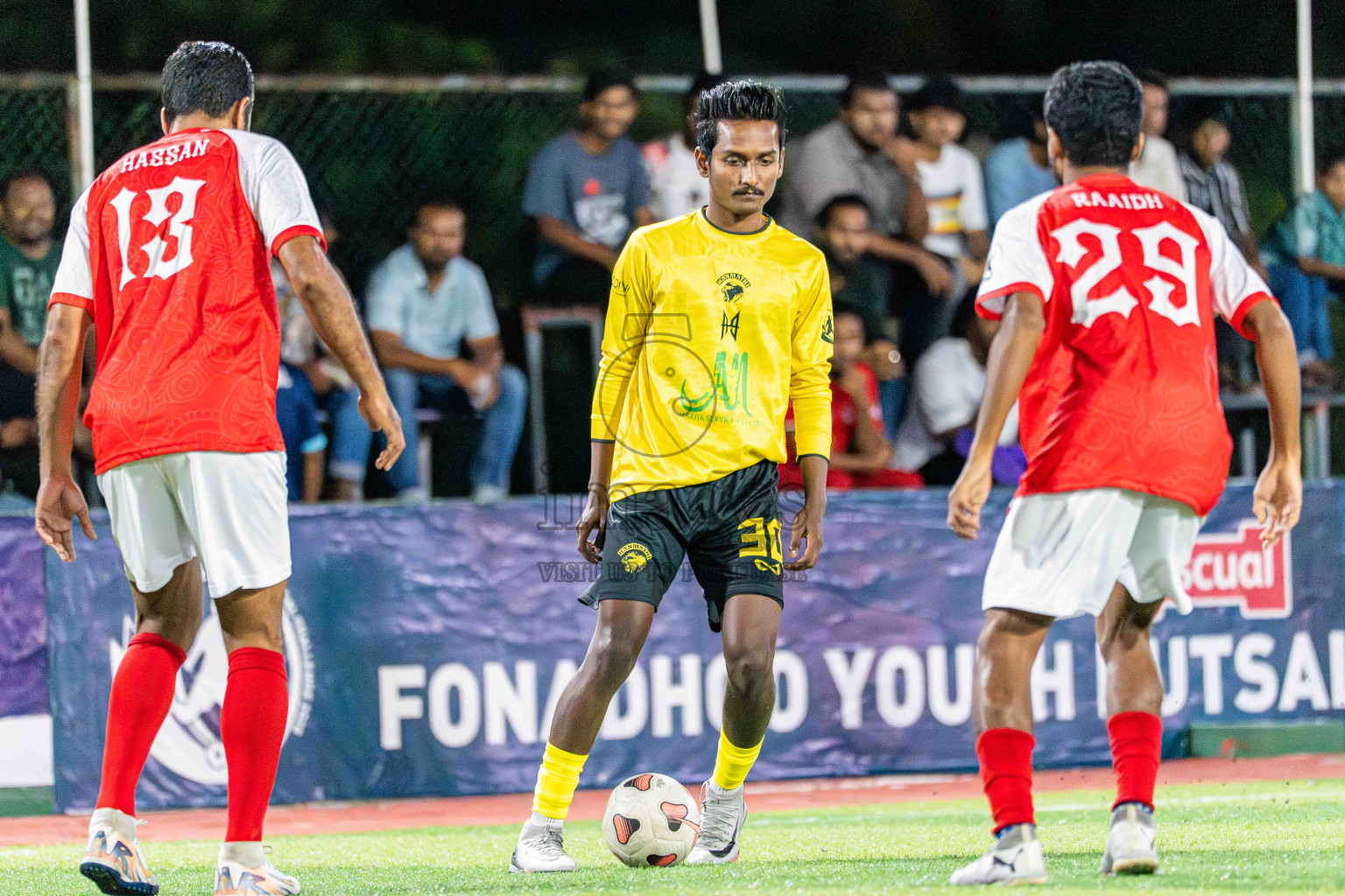 Kanmathi SC VS BEST in Day 4 - Fonadhoo Youth Futsal Challenge 2025 held in Fonadhoo Futsal Stadium, L. Fonadhoo, Maldives on Wednesday, 29th October 2025 Photos: Arif Rasheed / images.mv