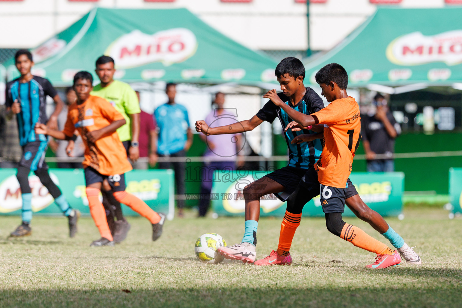 Day 4 of MILO Academy Championship 2025 (U14) was held on Sunday, 2nd November 2025 at Henveiru Football Grounds, Male', Maldives . 
Photos: Hassan Simah / images.mv