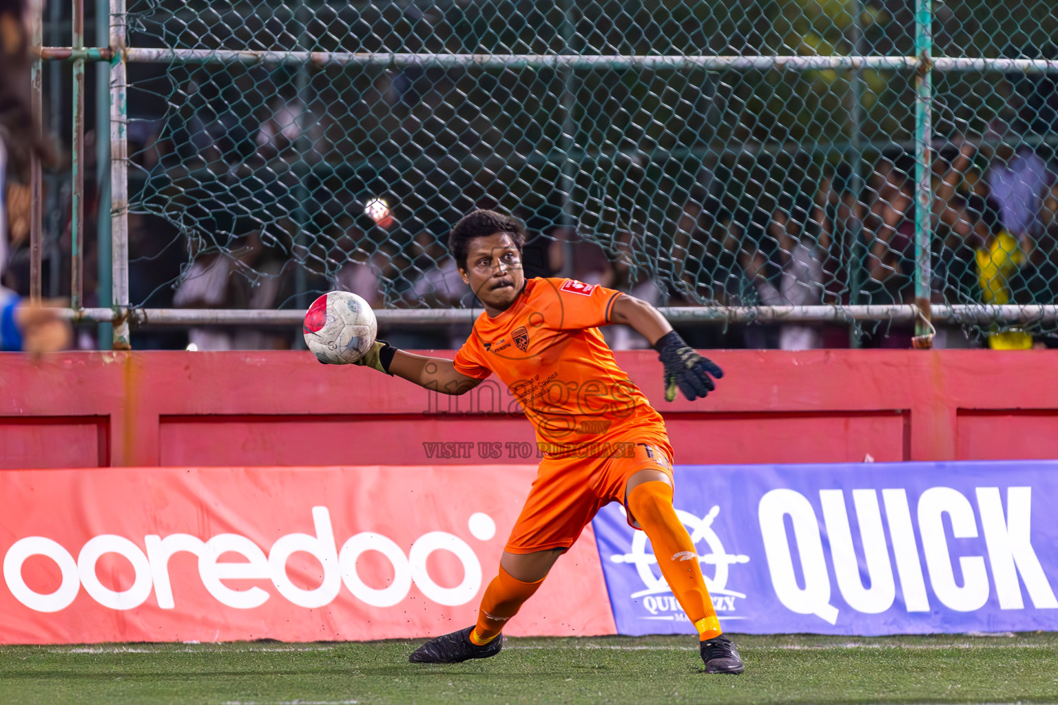 Th Guraidhoo vs Th Veymandoo in Day 15 of Golden Futsal Challenge 2024 was held on Monday, 29th January 2024, in Hulhumale', Maldives
Photos: Ismail Thoriq / images.mv