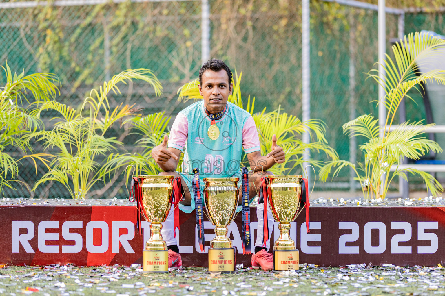 Resort League 2025 Raa Zone - Final Match
Joali vs kothaifaru in Resort League 2025 (Raa Zone) was held on Thursday, 21th august 2025 in JOALI Maldives Resort, Raa Atoll, Maldives. Photos: Areef Adam / images.mv