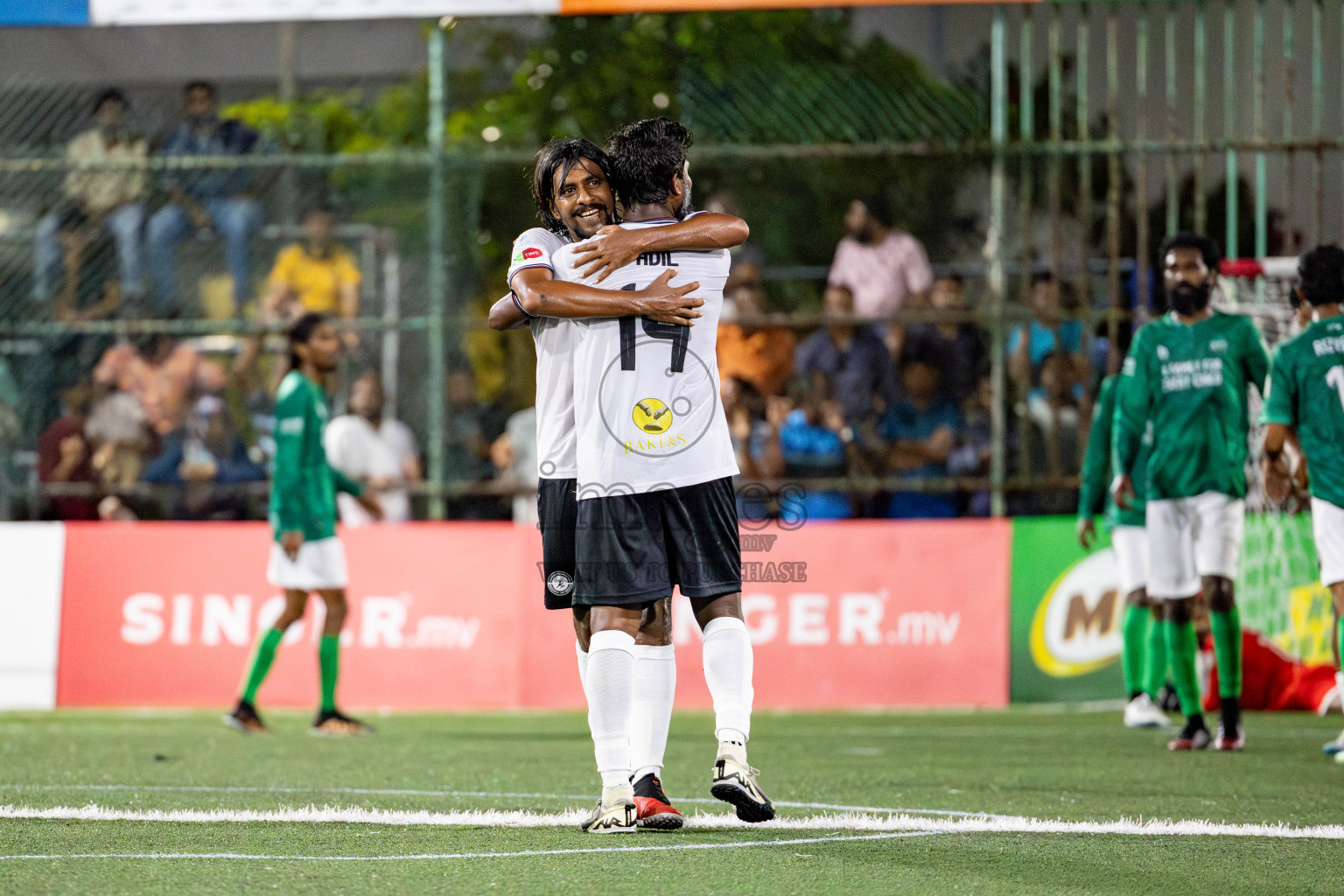 TEAM BADHAHI vs KULHIVARU VUZARA CLUB in the Semi-finals of Club Maldives Classic 2024 held in Rehendi Futsal Ground, Hulhumale', Maldives on Tuesday, 19th September 2024. 
Photos: Ismail Thoriq / images.mv