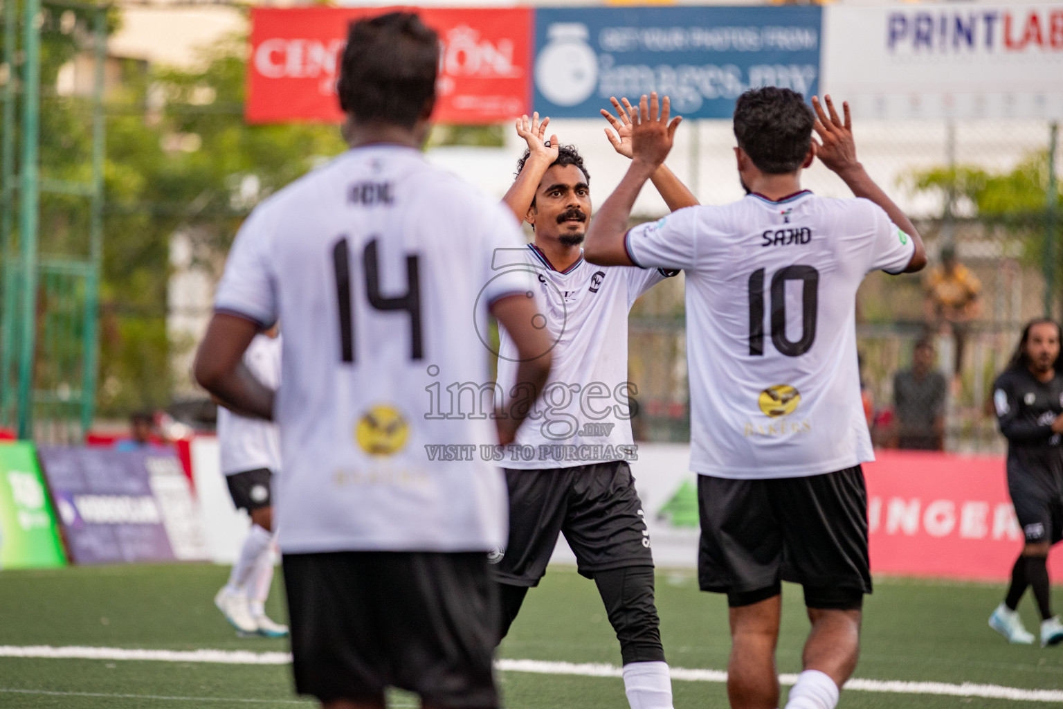 TRADENET VS KULHIVARU VUZARA CLUB in Club Maldives Classic 2024 held in Rehendi Futsal Ground, Hulhumale', Maldives on Friday, 6th September 2024. 
Photos: Hassan Simah / images.mv