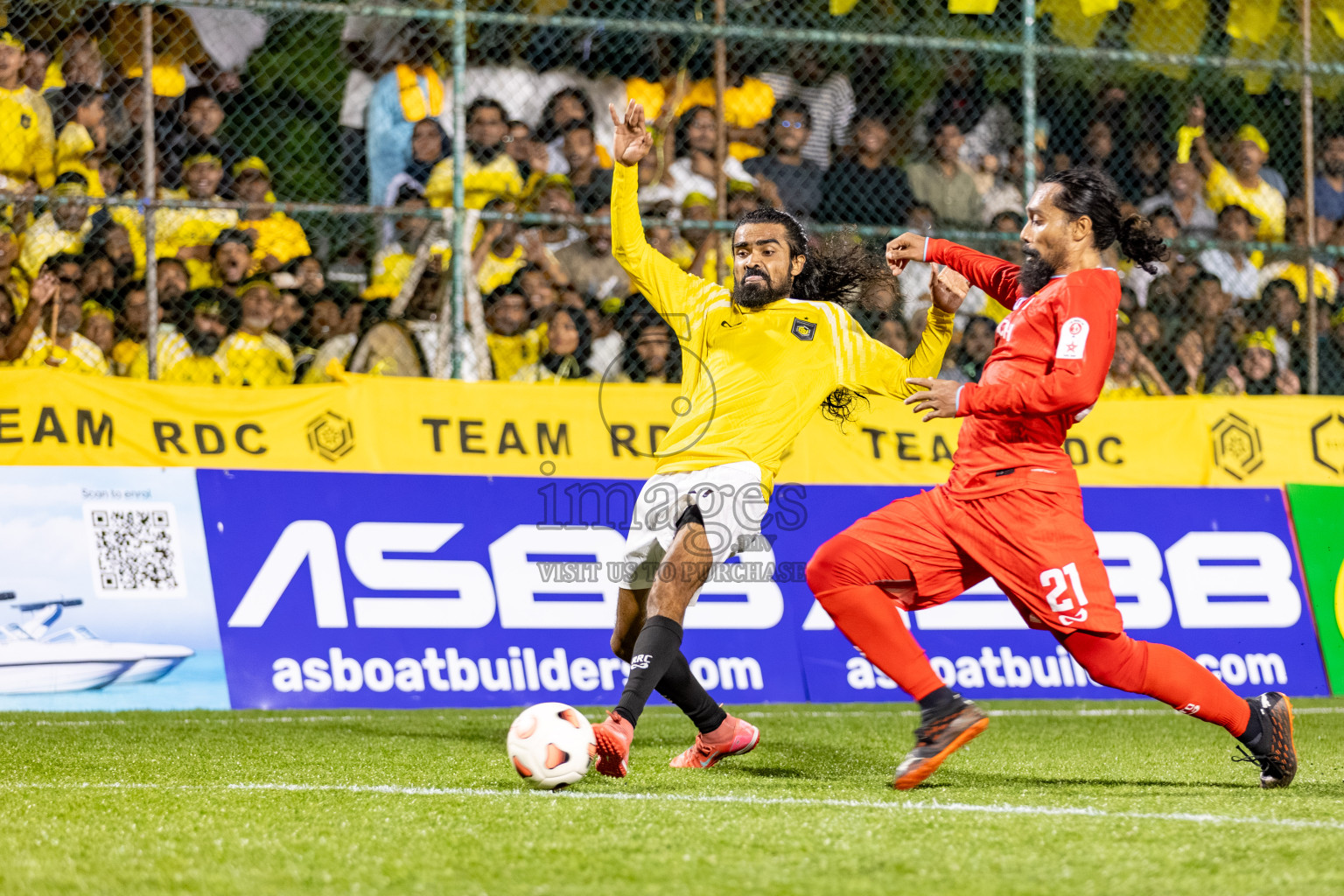RRC vs STO RC in the Finals of Club Maldives Cup 2025 was held in Rehendhi Futsal Ground, Hulhumale', Maldives on Saturday, 25th October 2025. 
Photos: Hassan Simah / images.mv