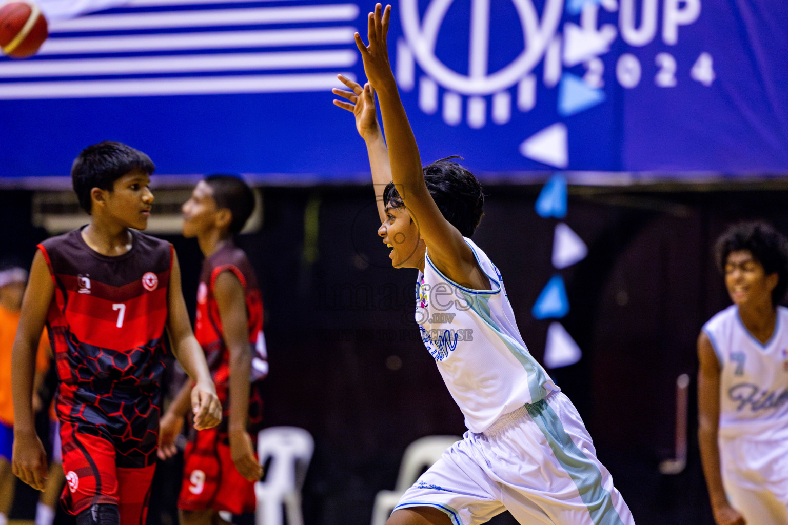 Iskandhar School vs Finland International School in Under 13 Boys Final of Junior Basketball Championship 2024 was held in Social Center, Male', Maldives on Sunday, 15th December 2024. Photos: Nausham Waheed / images.mv