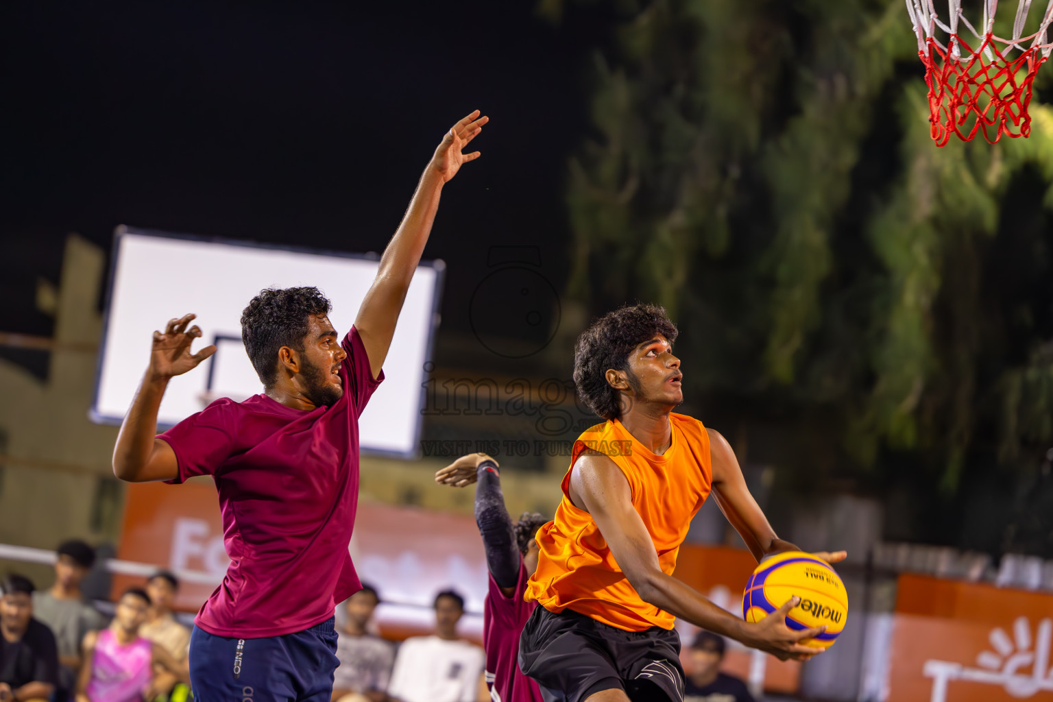 Day 2 of MILO Ramadan 3x3 Challenge 2024 was held in Ekuveni Outdoor Basketball Court at Male', Maldives on Wednesday, 13th March 2024.
Photos: Ismail Thoriq / images.mv