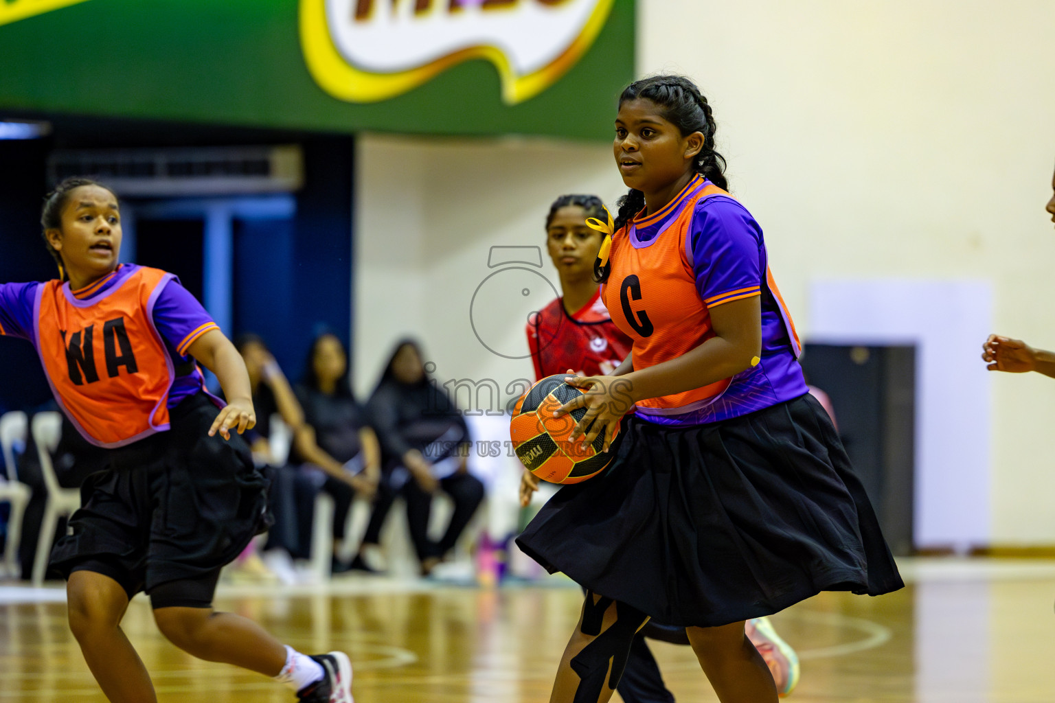 Iskandhar School vs Ghiyasuddin International School in the U15 Finals of Inter-school Netball Tournament held in Social Center at Male', Maldives on Monday, 26th August 2024. Photos: Hassan Simah / images.mv